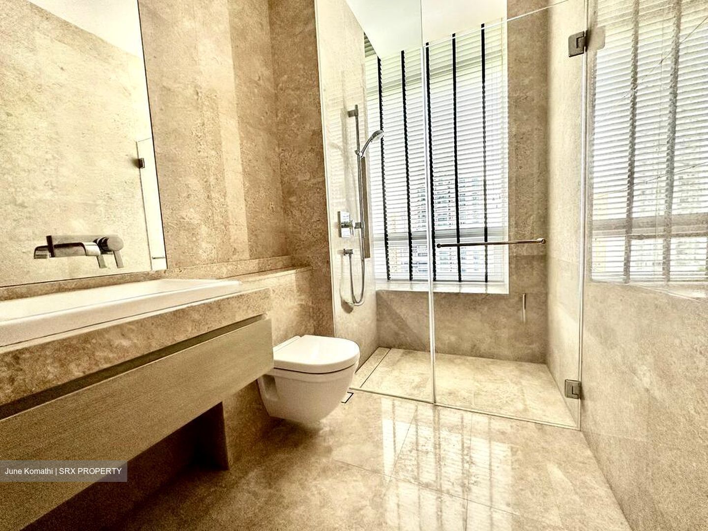 Nouvel 18 (D10), Condominium #496369621